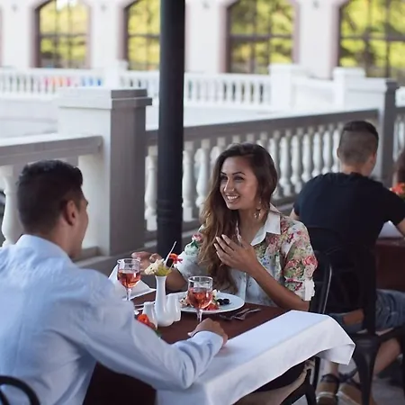 Sh Dolce Хотел 4*